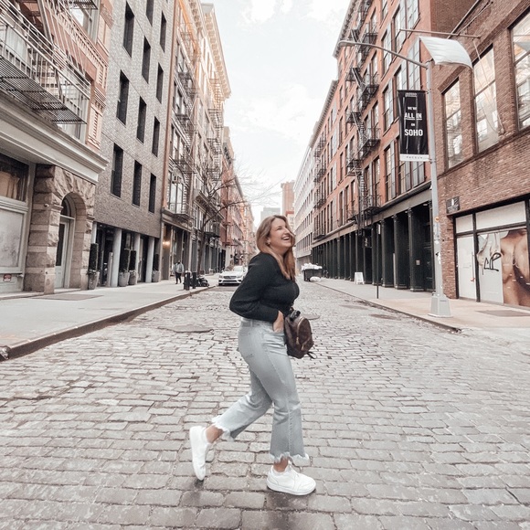 Meet your posher: Ali - Picture 2 of 8